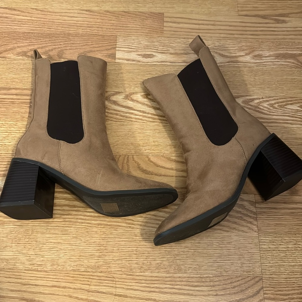 Brown size 10 boots